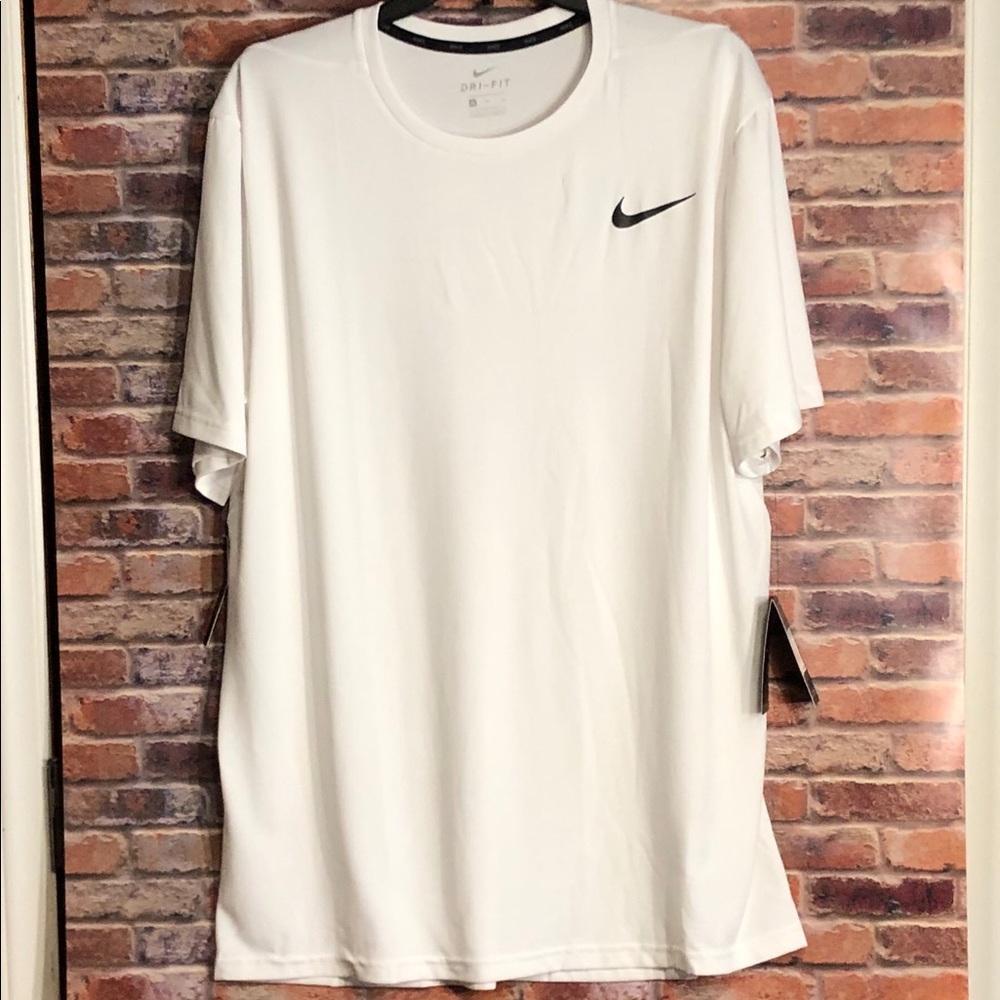 NWT $35 Nike Dri-Fit t-shirt